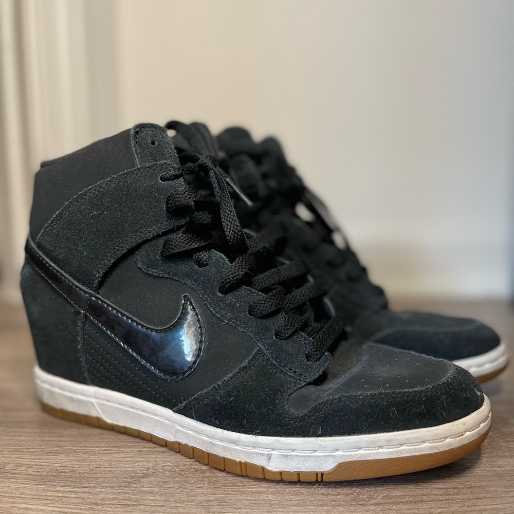 **LIKE NEW ** Nike Dunk Sky High Essential Black